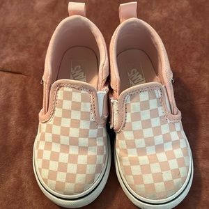 Toddler’s pink checkered vans